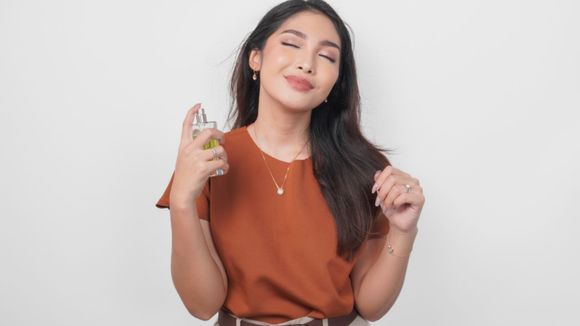 Perfume J'adore: essas três fragrâncias nacionais são parecidas e mais baratas que o queridinho da Dior - além de perfeitas para ficar ainda + sofisticada e com 'cheiro de rica'