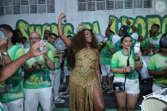 Iza já tinha sido traída pelo jogador e voltado a se relacionar com ele