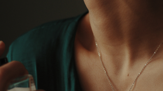 Como presentear a mãe do signo de Touro? Este perfume feminino é o presente certo para a taurina