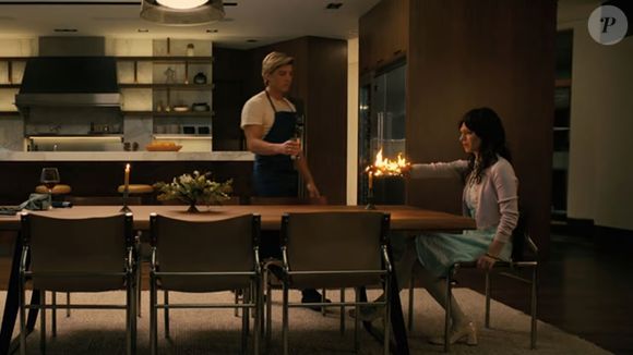 ‘Acompanhante Perfeita’ chegou à Netflix! Estrelado por Sophie Thatcher e Jack Quaid, o filme mistura ficção científica, inteligência artificial, terror e humor em uma trama cheia de reviravoltas