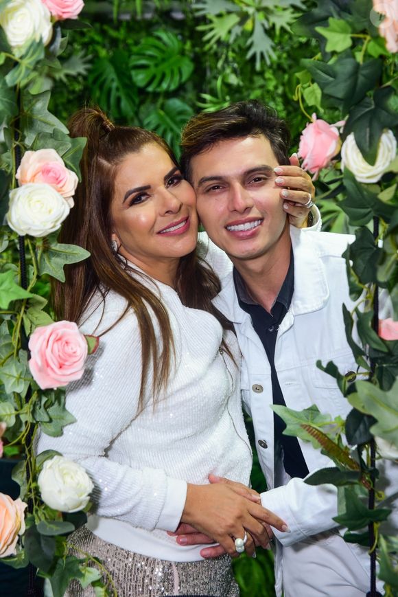 Mara Maravilha e Gabriel Torres estão juntos desde 2016