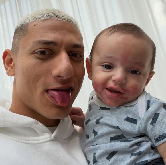 Depiois da festa, Richarlison virou alvo de um comentário polêmico na web, onde uma internauta disse que seu nome era feio e, mesmo assim, foi repassado ao filho