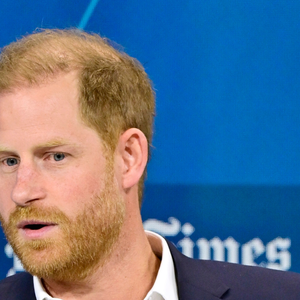 Príncipe William sobre Harry, segundo a In Touch: 'Ele acredita que Harry fez a escolha de se afastar da família real e precisa arcar com as consequências'
