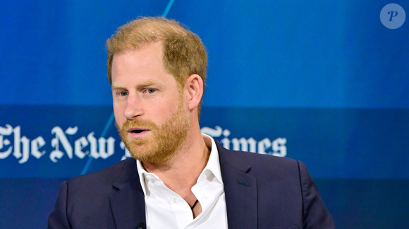 Príncipe William sobre Harry, segundo a In Touch: 'Ele acredita que Harry fez a escolha de se afastar da família real e precisa arcar com as consequências'