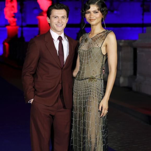 Para promover os filmes, Tom Holland embarcou em uma intensa maratona de divulgação ao lado de sua esposa, Zendaya