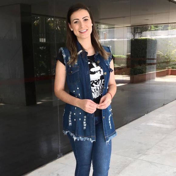 Além do cabelo, Andressa Urach também passou a priorizar maquiagens mais suaves