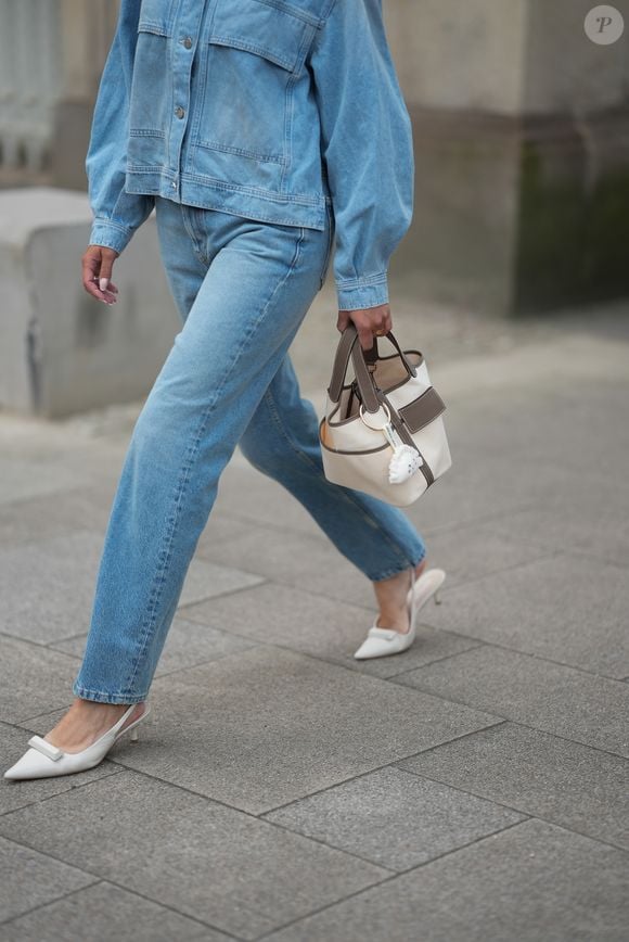 se você quer entrar na tendência dos enfeites de bolsa sem enfrentar fila de espera, há ótimas alternativas no radar da moda.