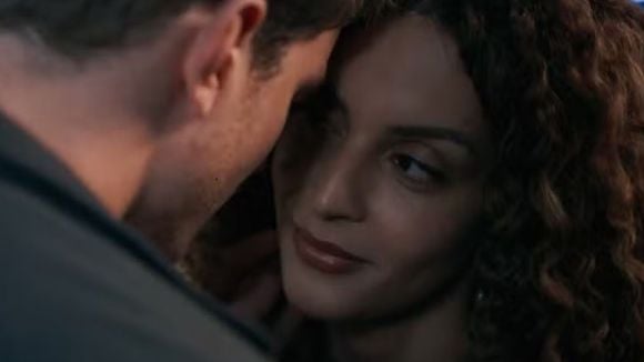 'Não nasci mulher': Viviane abre o jogo sobre sua identidade a Leonardo em 'Três Graças' e se choca com reação do pretendente