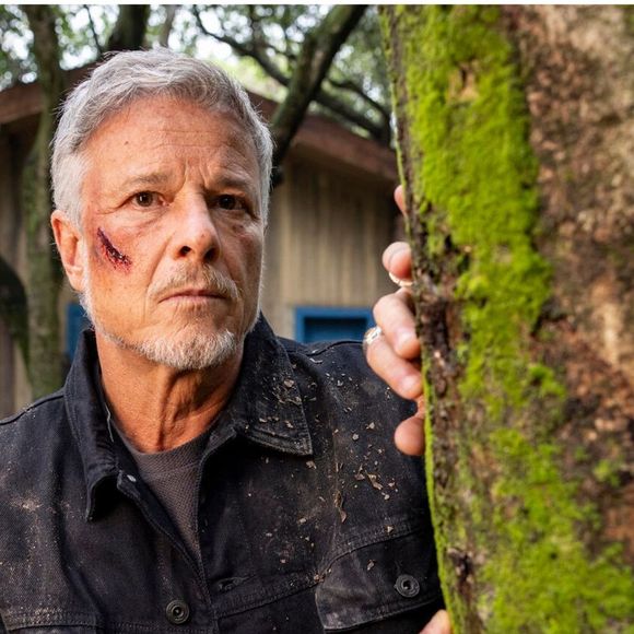 Jaques (Marcello Novaes) está fugindo da polícia na semana da novela Dona de Mim