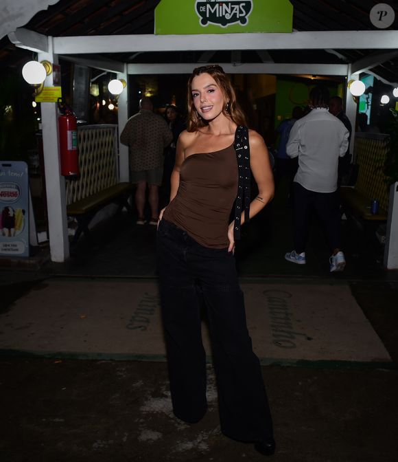 Giovanna Lancellotti em festa de confraternização da novela 'Dona de Mim', da TV Globo