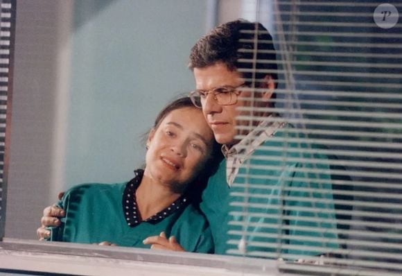 Regina Duarte pode ser vista na pele de Helena em 'História de Amor', na reprise da Faixa Especial da TV Globo.