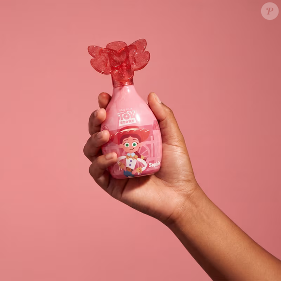 A colônia conta com o exclusivo acorde Animation Boost, desenvolvido com neurociência para despertar emoções e remeter ao universo Disney e Pixar. Segundo o O Boticário, a fragrância é hipoalergênica e testada pediatricamente