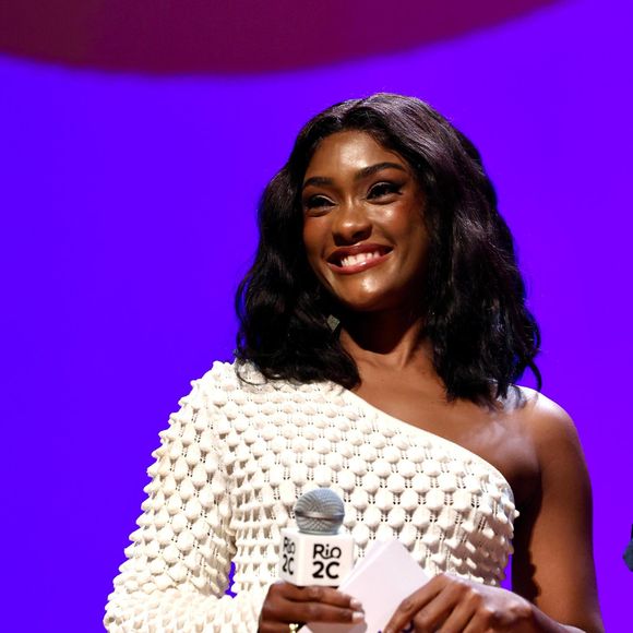Erika Januza: ‘Não é só colocar a roupa bonita e querer a divulgação que o carnaval traz. Tem tanta gente que faz o carnaval acontecer, que o honra e respeita’