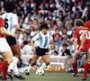 Camisa de Maradona no gol da mão de Deus foi trocada com blusa de Steve Hodge no túnel do estádio Azteca, segundo o inglês