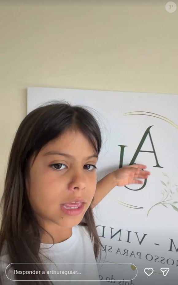 Filha mais velha de Arthur Aguiar, Sophia deu pistas que o pai e Jheny Santucci podem ter reatado o casamento