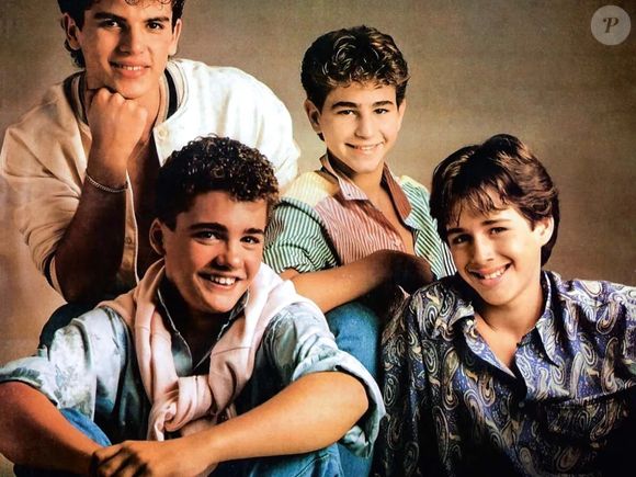 O grupo Dominó foi formado nos anos 1980 e foi um completo fenômeno entre o público, e,m especial os adolescentes