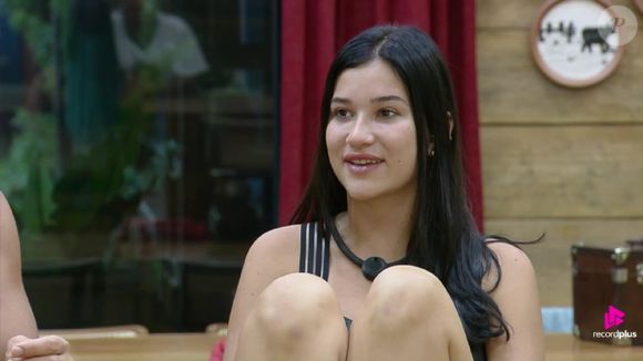 Duda Wendling é a rival direta de Dudu Camargo em A Fazenda 17, mas aparece no Top 3 da enquete UOL