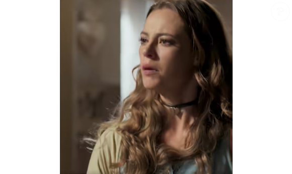 Melissa se descontrola e invade o escritório de Emília para falar com Pedro. Ela ainda acusa Anita (Leticia Persiles) de seduzir Felipe.