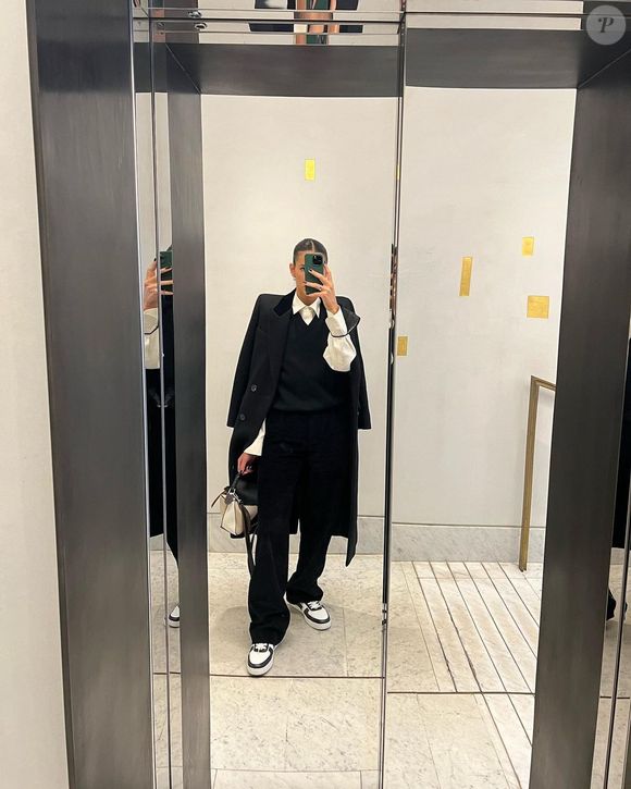 Moda para o inverno: Assim como Bruna Marquezine, muita gente costuma usar looks totalmente pretos na estação.