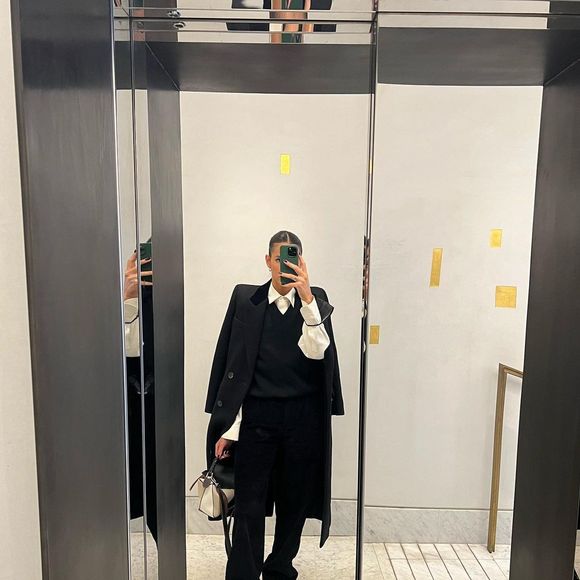 Moda para o inverno: Assim como Bruna Marquezine, muita gente costuma usar looks totalmente pretos na estação.