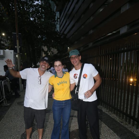 Marjorie Estiano usou a camisa do Brasil no Ato Musical pela Democracia, em Copacabana