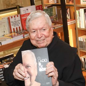 Boni reverteu toda a venda de um livro para o Retiro dos Artistas