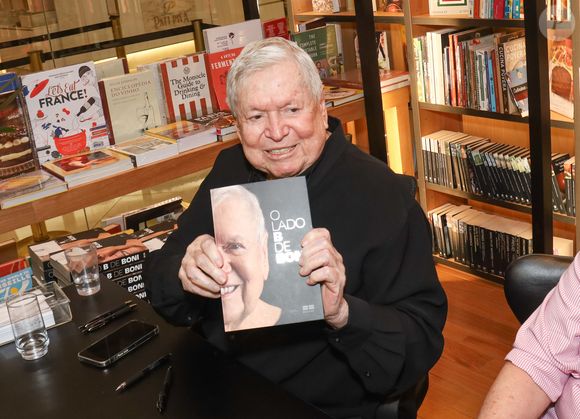 Boni reverteu toda a venda de um livro para o Retiro dos Artistas