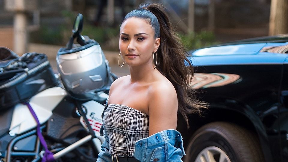 O conselho sábio que Demi Lovato ouviu de Elton John sobre saúde mental