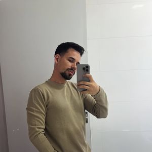 Lucas Borbas recebeu alfinetadas das irmãs e do pai de Isabel Veloso. Apesar do clima hostil, ele garante que não proibiu o contato deles com Arthur