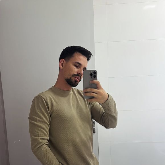 Lucas Borbas recebeu alfinetadas das irmãs e do pai de Isabel Veloso. Apesar do clima hostil, ele garante que não proibiu o contato deles com Arthur