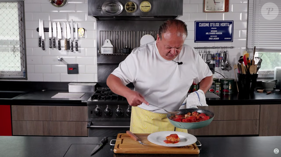A receita fica deliciosa e é uma excelente opção para variar o frango na dieta