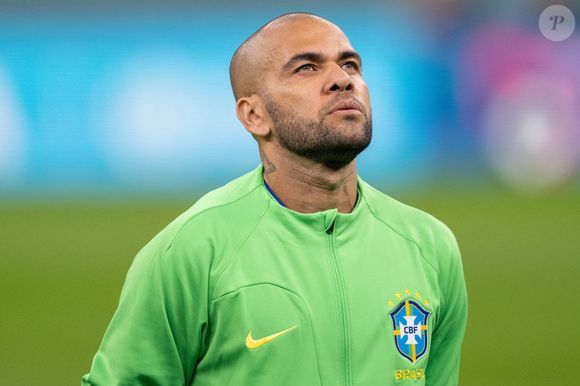 Daniel Alves é acusado de estuprar uma mulher em uma boate espanhola no final de 2022