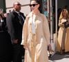 Na última semana, Anne Hathaway apareceu bastante diferente em um evento de moda nos Estados Unidos