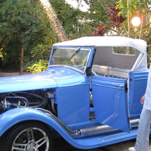 Roberto Carlos é proprietário de uma réplica exata do Calhambeque de 1933