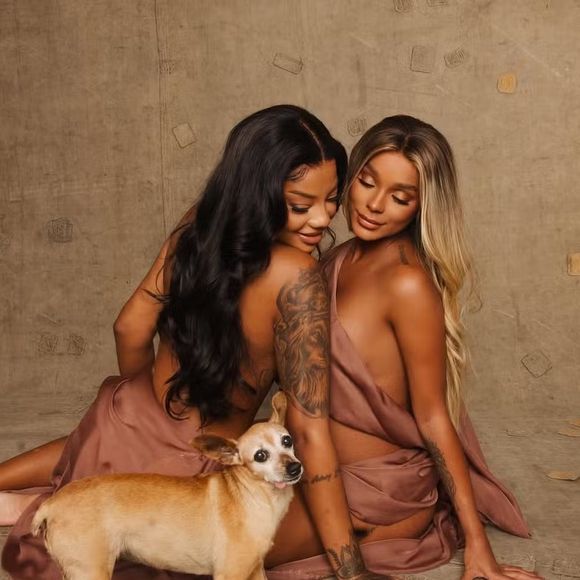 Ludmilla e Brunna Gonçalves anunciaram o nascimento de sua primeira filha, Zuri