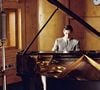 Muito lembrado por sua atuação em "O Pianista", Adrien Brody ganhou o primeiro Oscar de sua carreira aos 29 anos pela profundidade com que interpretou o protagonista do filme, um jovem músico polonês tentando sobreviver à Segunda Guerra Mundial.
