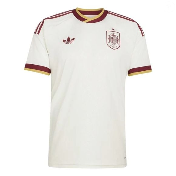 Copa 2026: blusa número 2 do uniforme da Espanha é 'elegante, clean, tem elementos e cores bem balanceadas', na visão de expert