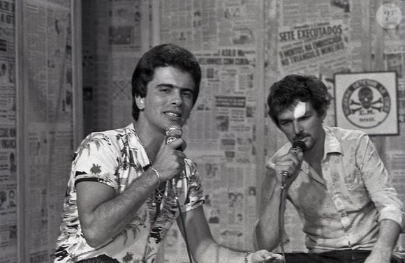 Josué da novela 'Terra Nostra', Juan Alba apresentou e fez reportagens para o programa 'Brasil Verdade', da Band, que seguia os moldes de 'O Povo na TV', clássica atração do SBT na década de 1980 e que teve Wagner Montes como apresentador