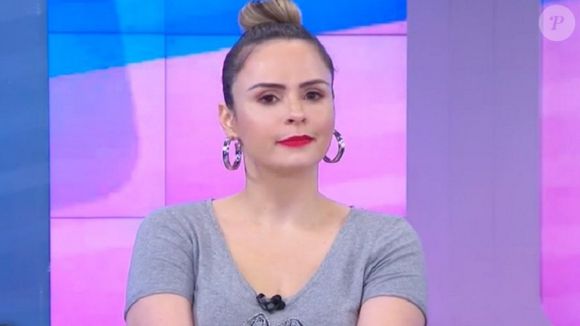 Ana Paula Renault trabalhou como apresentadora do SBT no 'Fofocalizando', contudo acabou demitida em ordem de Silvio Santos