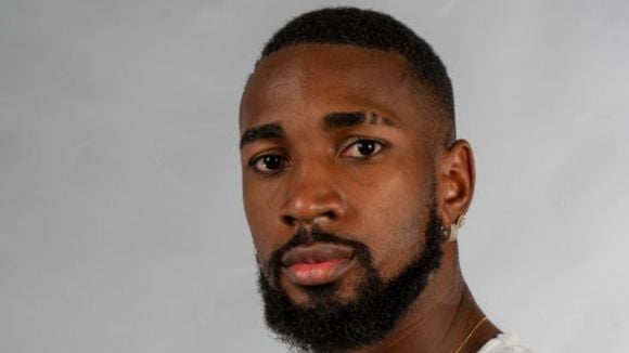Ex-Flamengo e hoje no Cruzeiro, Gerson e o pai são cobrados em quase R$ 74 mil; ação na Justiça envolve 7 parcelas em atraso de contrato de 3 anos com escritório de advocacia. Detalhes!