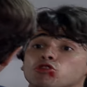 Em 'História de Amor', Bruno (Claudio Lins) foi salvo por Daniel (José de Abreu) após briga com Caio (Ângelo Paes Leme)