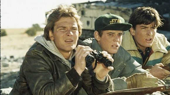 42 anos da estreia de um dos melhores filmes de Patrick Swayze: hoje, ele é um ícone do cinema de guerra dos anos 80
