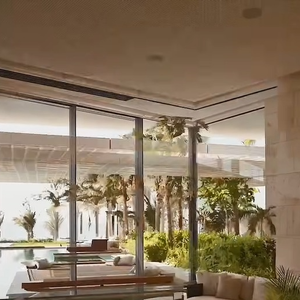 Mansão localizada na Jumeirah Bay Island exemplifica o padrão das propriedades ultraluxuosas da região, com piscinas panorâmicas, acesso privativo e arquitetura moderna