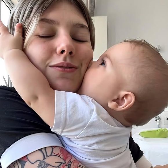 Isabel Veloso deixa o marido, Lucas Borba, e o filho, Arthur