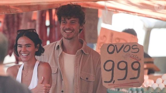 "Há um rumor de que Shawn estaria se mudando definitivamente para ficar com Bruna Marquezine no Rio. Talvez seja hora de dar um grande passo", escreveu o perfil nas redes sociais