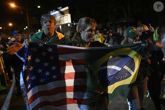Manifestação pró-Bolsonaro na Avenida Paulista repercute com bandeiras, discursos e previsões polêmicas