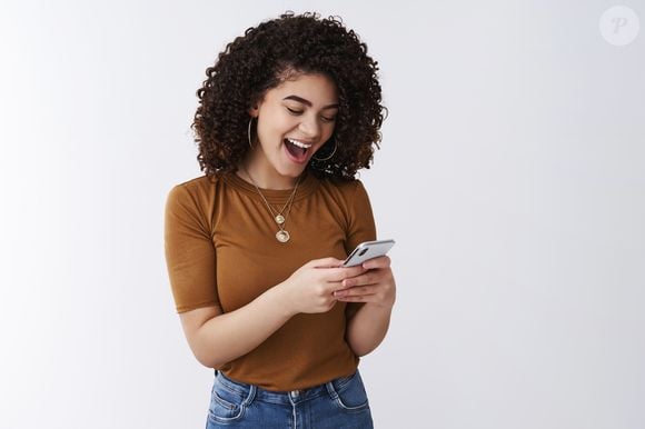 Foto de perfil do WhatsApp pode revelar pistas sobre a imagem que uma pessoa deseja transmitir aos outros, explica psicóloga