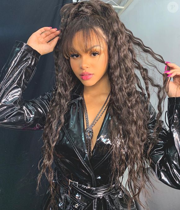 Gabily, de 'A Fazenda 17', não tinha medo de inovar quando o assunto era seus cabelos