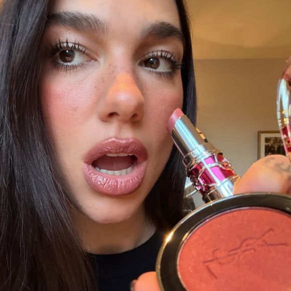 Segundo a Rolling Stone EUA, a cantora tomou conhecimento do uso indevido de sua imagem apenas em junho de 2025, quando fãs começaram a comentar nas redes sociais sobre a chamada 'Caixa de TV da Dua Lipa', associando sua presença nas embalagens à decisão de compra