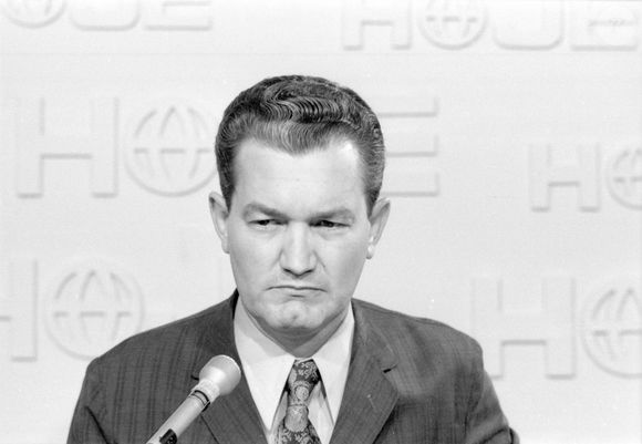 Léo Batista é um dos funcionários mais antigos da TV Globo.